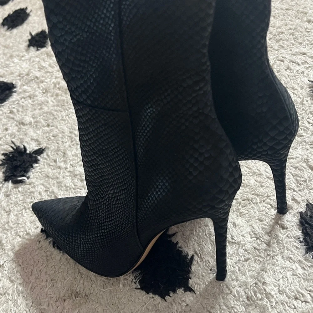 Gianvito Rossi size 37 Black Textured suede snake pattern Over-the-Knee Boots
